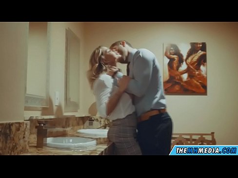 ❤️ Uma blonde obugaxayo ekuyenga endlini yangasese yomphakathi Ucansi olunamandla ku-porn zu.porngameshub.ru ❌